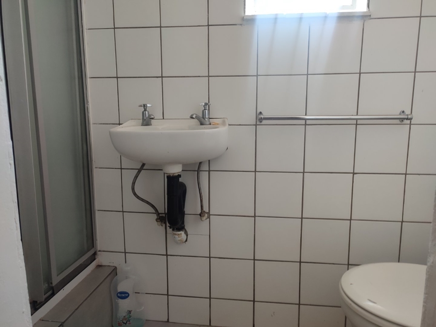 10 Bedroom Property for Sale in Brandwag Free State